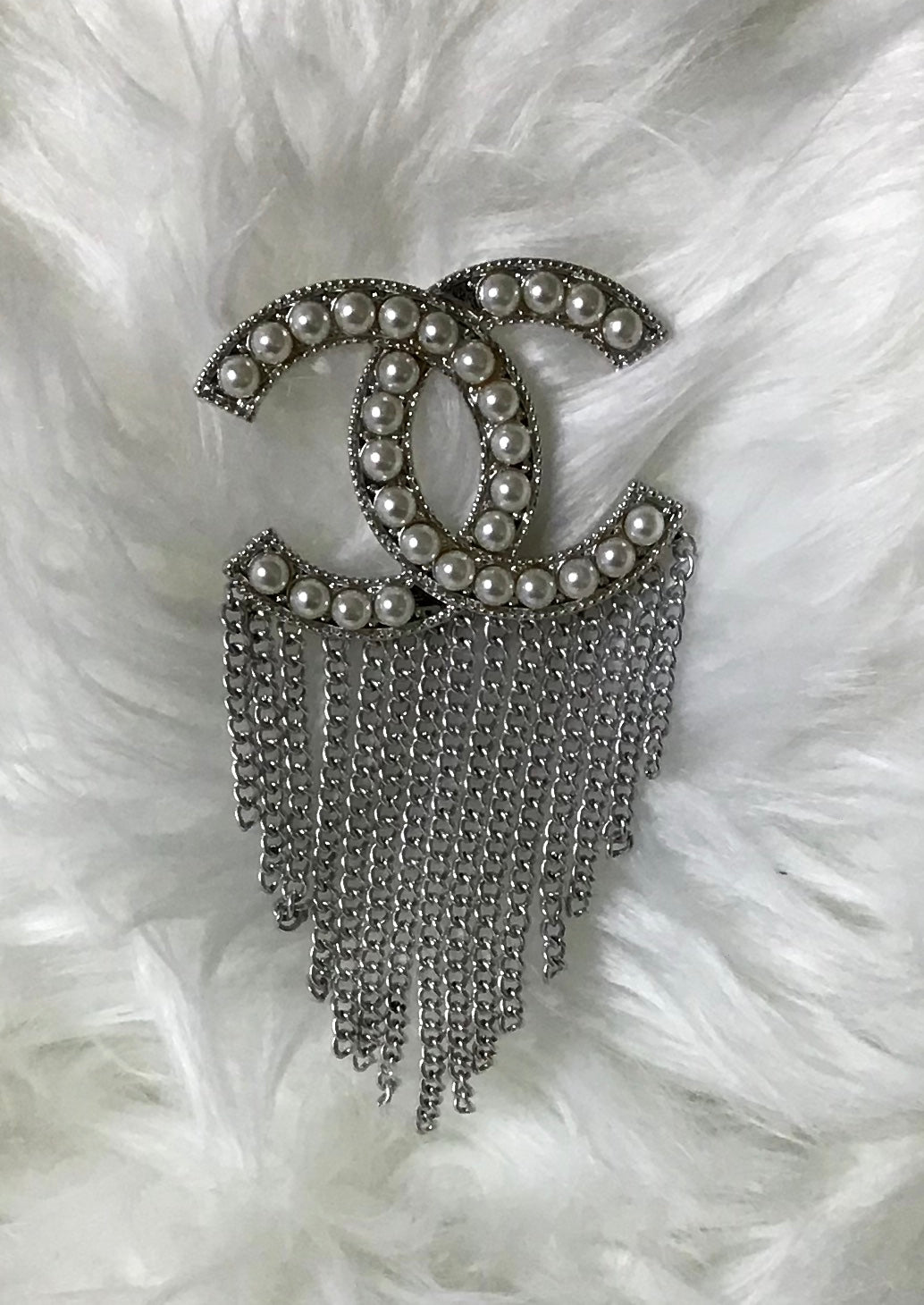 Chaneyney Drip Brooch