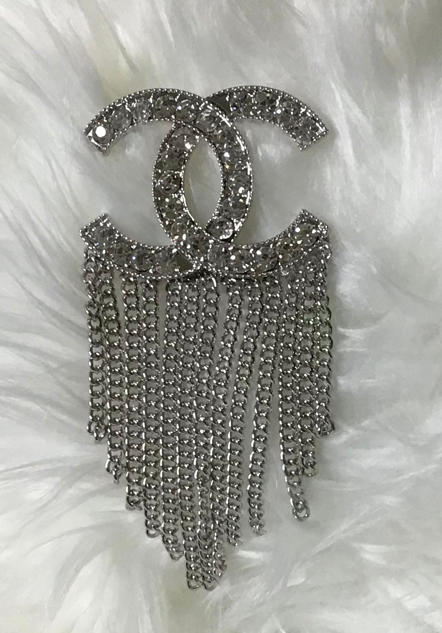 Chaneyney Drip Brooch